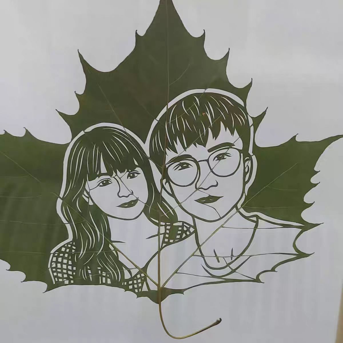 Custom Leaf Carving with Photo - Handmade DIY Real Leaf Art - Unique Birthday Gift for Her/Him