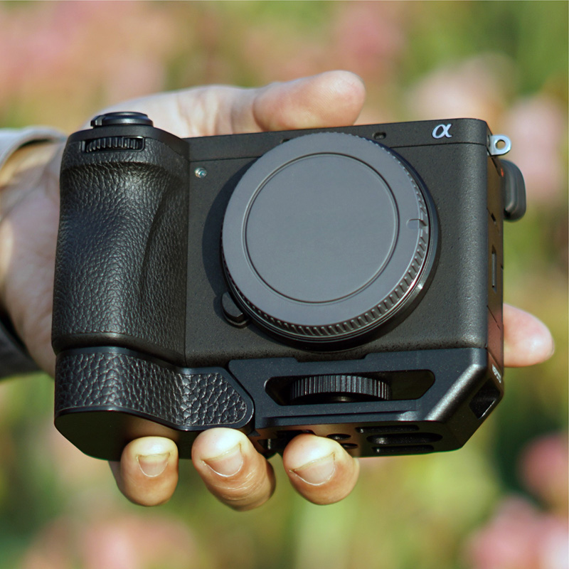 WEPOTO Camera Grip for Sony A6700 – Aluminum Alloy Side Handle with Arca-Swiss Plate & Quick-Release Battery Door, for Video/Vlogging/Stable Shooting