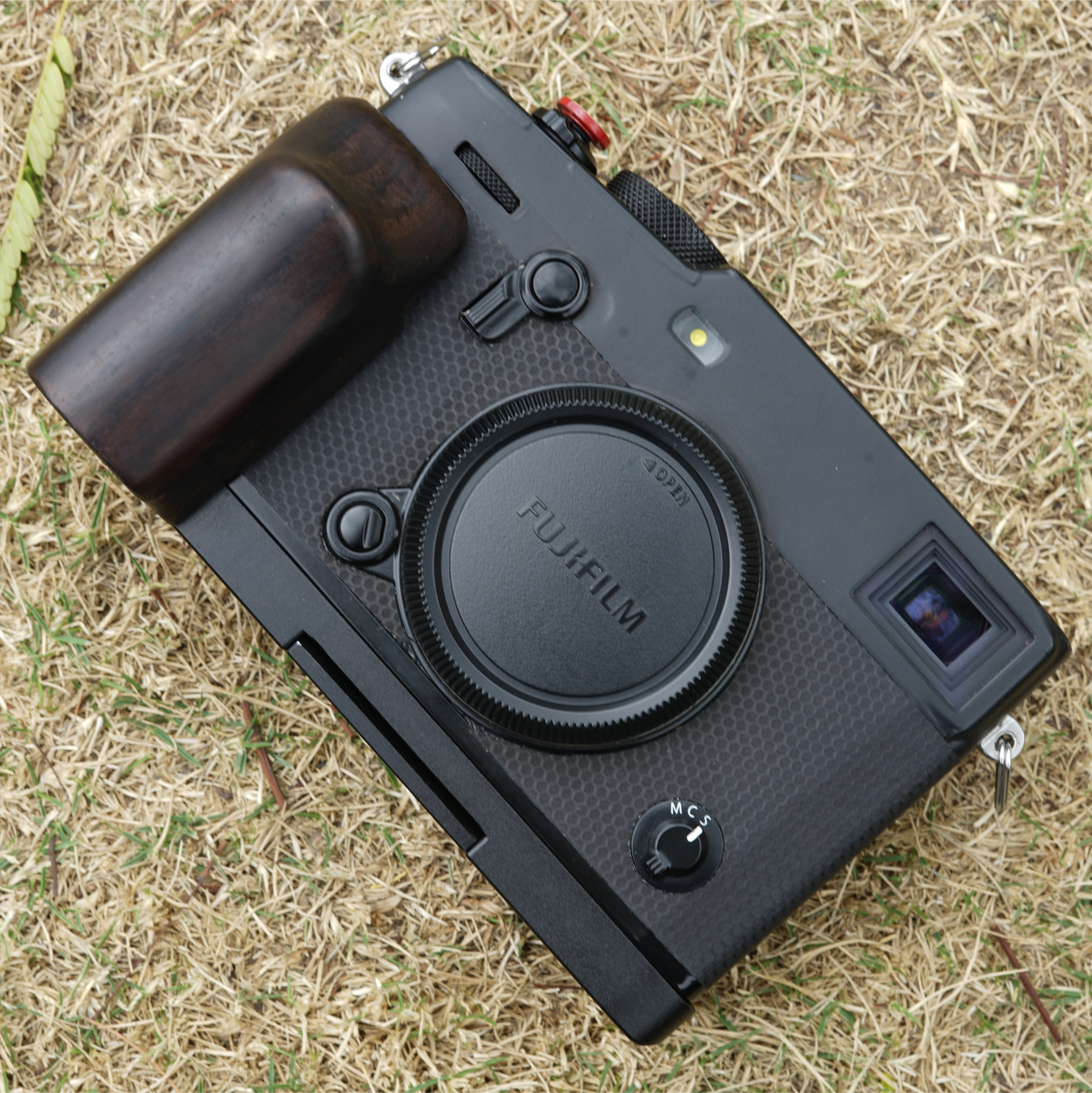 Fujifilm X-PRO3 Cameras Handgrip Expansion Grip with Quick Release Plate for Arca Release clip, Lightweight Handle