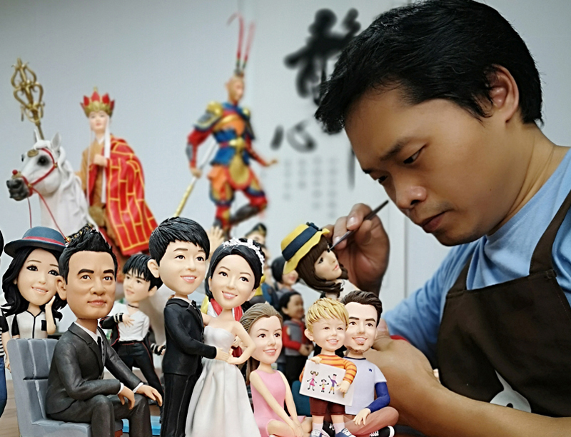 Custom Graduation Gift - Creative Surprise Souvenir for Birthdays/Weddings/Team Events - Clay Figurine Portrait Doll