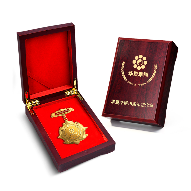 Custom Medals, Badges, Pins & Commemorative Awards – Pure Silver & Metal Emblems